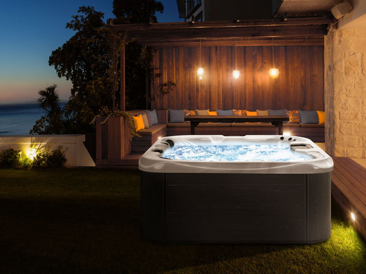 Square Hot Tub with LED White Lastarria