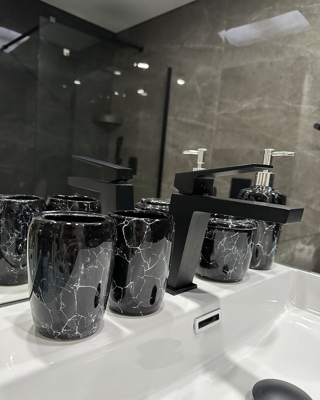 Ceramic 6-Piece Bathroom Accessories Set Black Palmilla