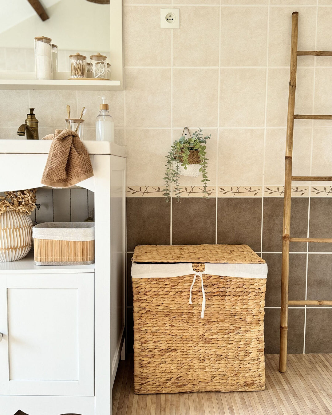 Water Hyacinth Basket with Lid Light Langson